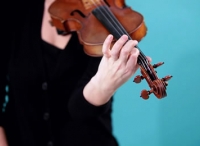手腕与手臂的小提琴揉弦技巧